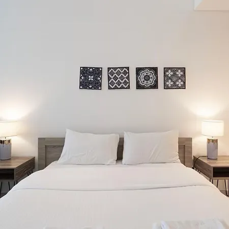 Luxury Studios With Burj Khalifa Or Canal View In Downtown - Marquise Square Tower Dubai Room photo